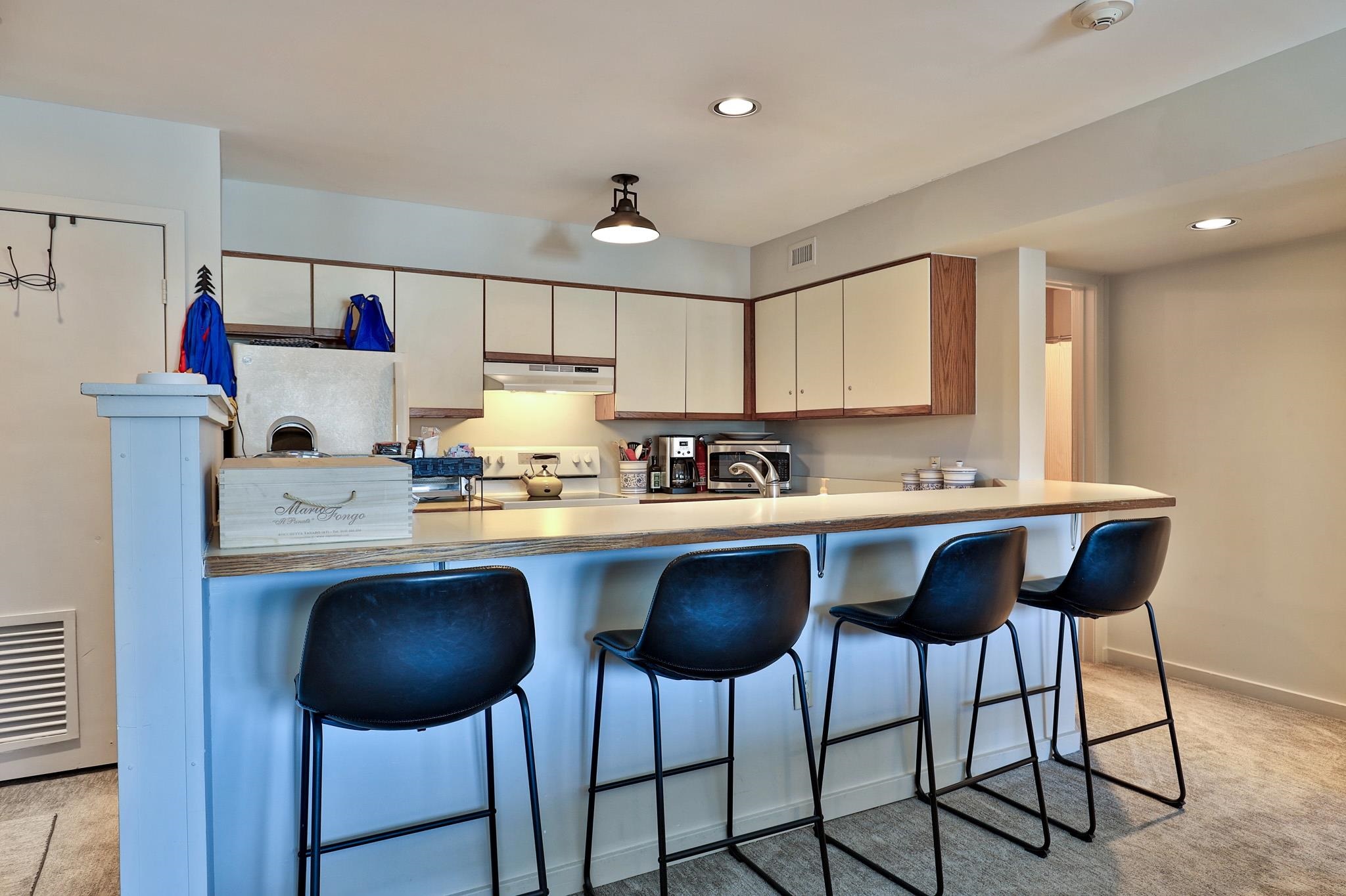 350 Mountain Road, Unit B306 Ludlow, VT 05149 - Photo 6 of 28