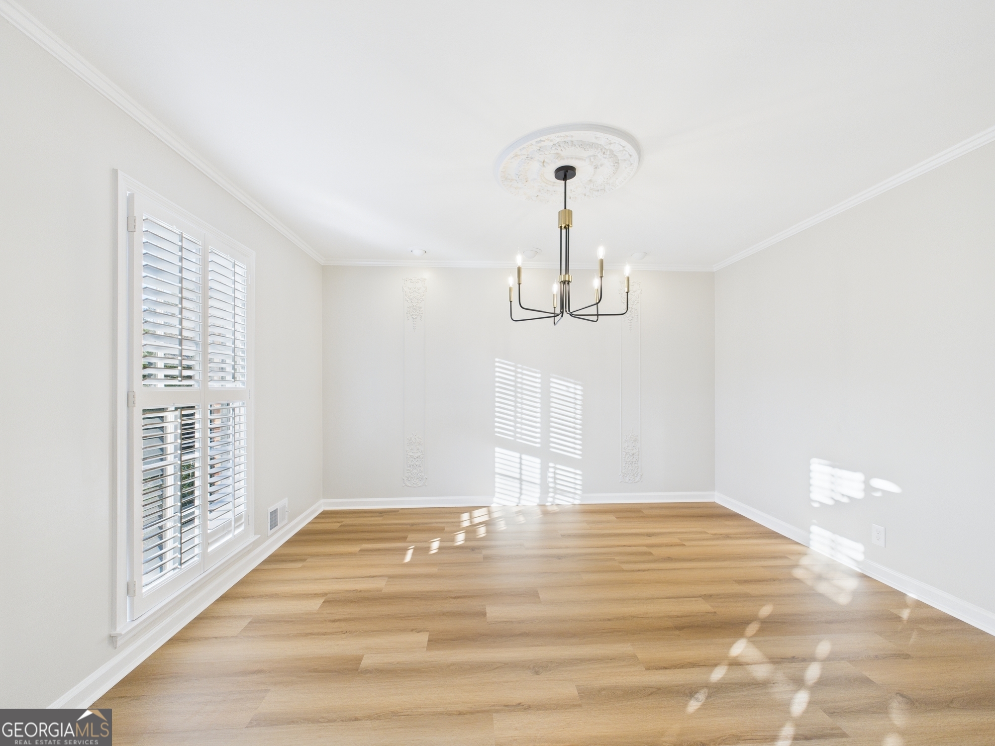 511 Pierce Avenue Macon, GA 31204 - Photo 25 of 57 a view of empty room with wooden floor