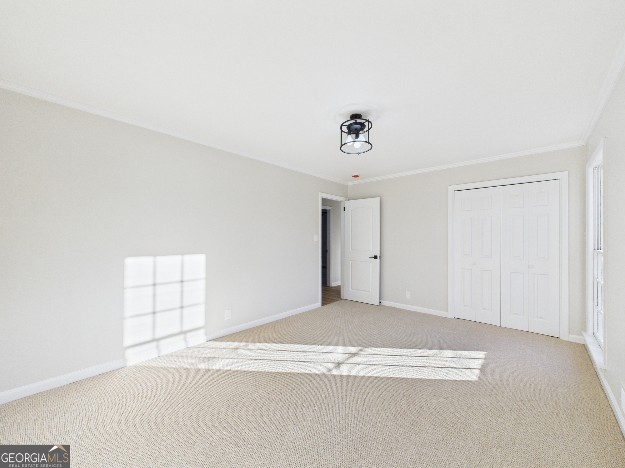 511 Pierce Avenue Macon, GA 31204 - Photo 31 of 57 a view of a livingroom with an empty space