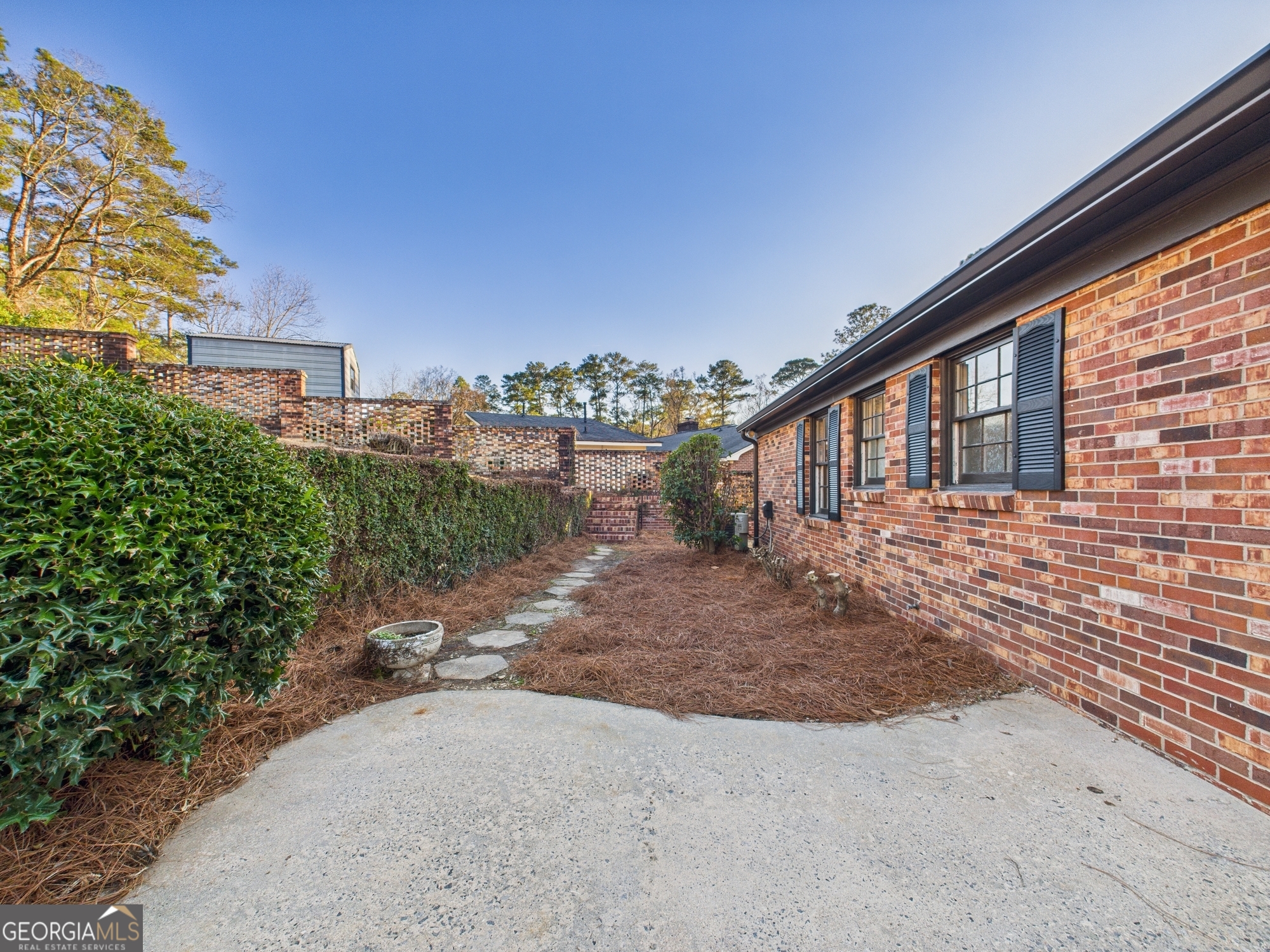 511 Pierce Avenue Macon, GA 31204 - Photo 49 of 57 a view of a house with a backyard