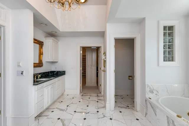 $2,595,000 | 370 Northrup Street, Bridgewater, CT 06752