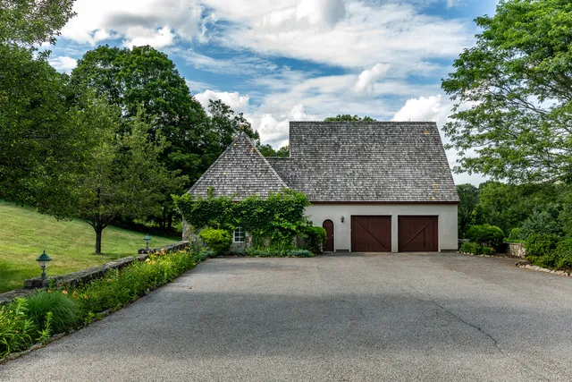 $2,595,000 | 370 Northrup Street, Bridgewater, CT 06752