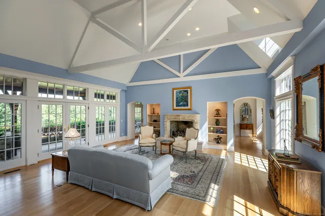 $2,595,000 | 370 Northrup Street, Bridgewater, CT 06752