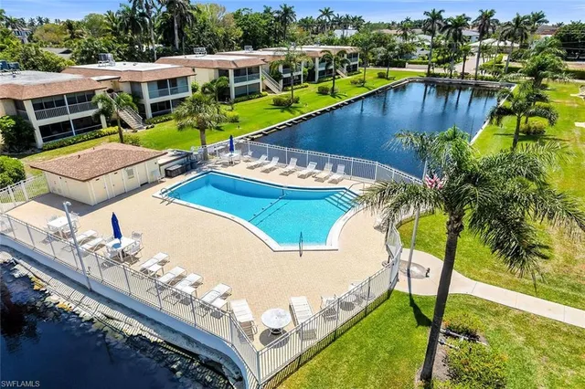 $3,900 | 1155 Sandpiper Street, Unit C7, Naples, FL 34102