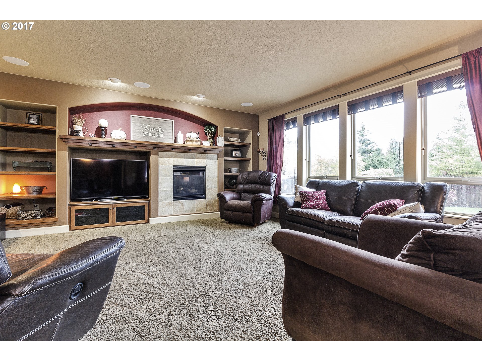 16931 Southwest Richen Park Circle Sherwood, OR 97140 - Photo 9 of 32 Living Room