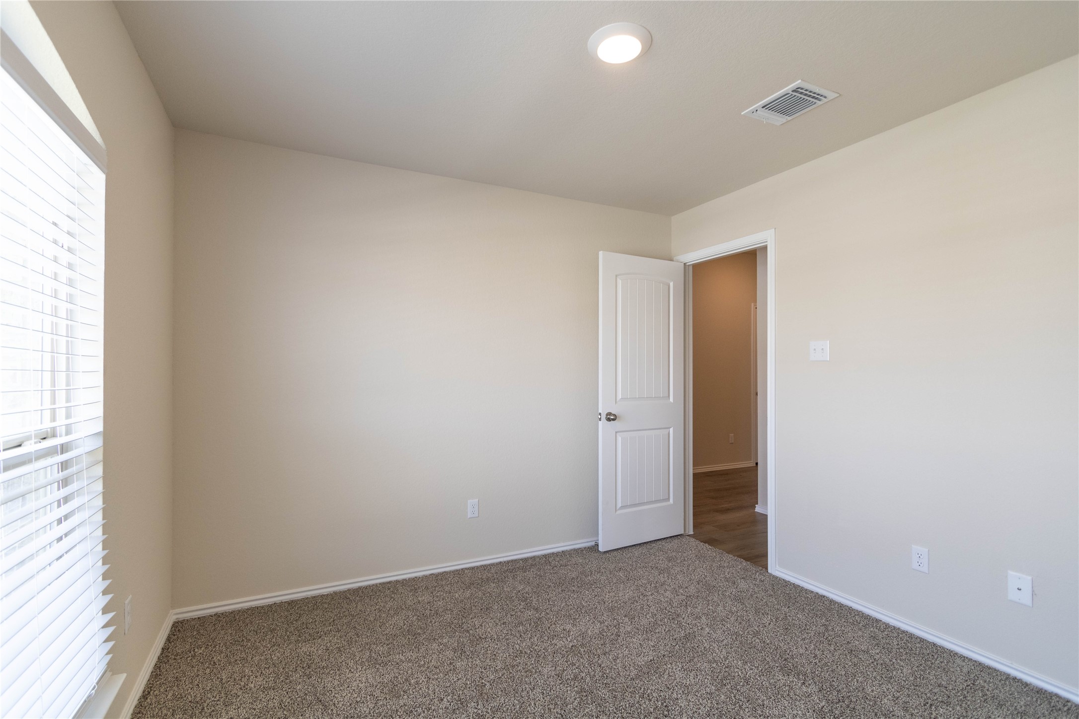 190 Beth Ann Loop Taylor, TX 76574 - Photo 16 of 34