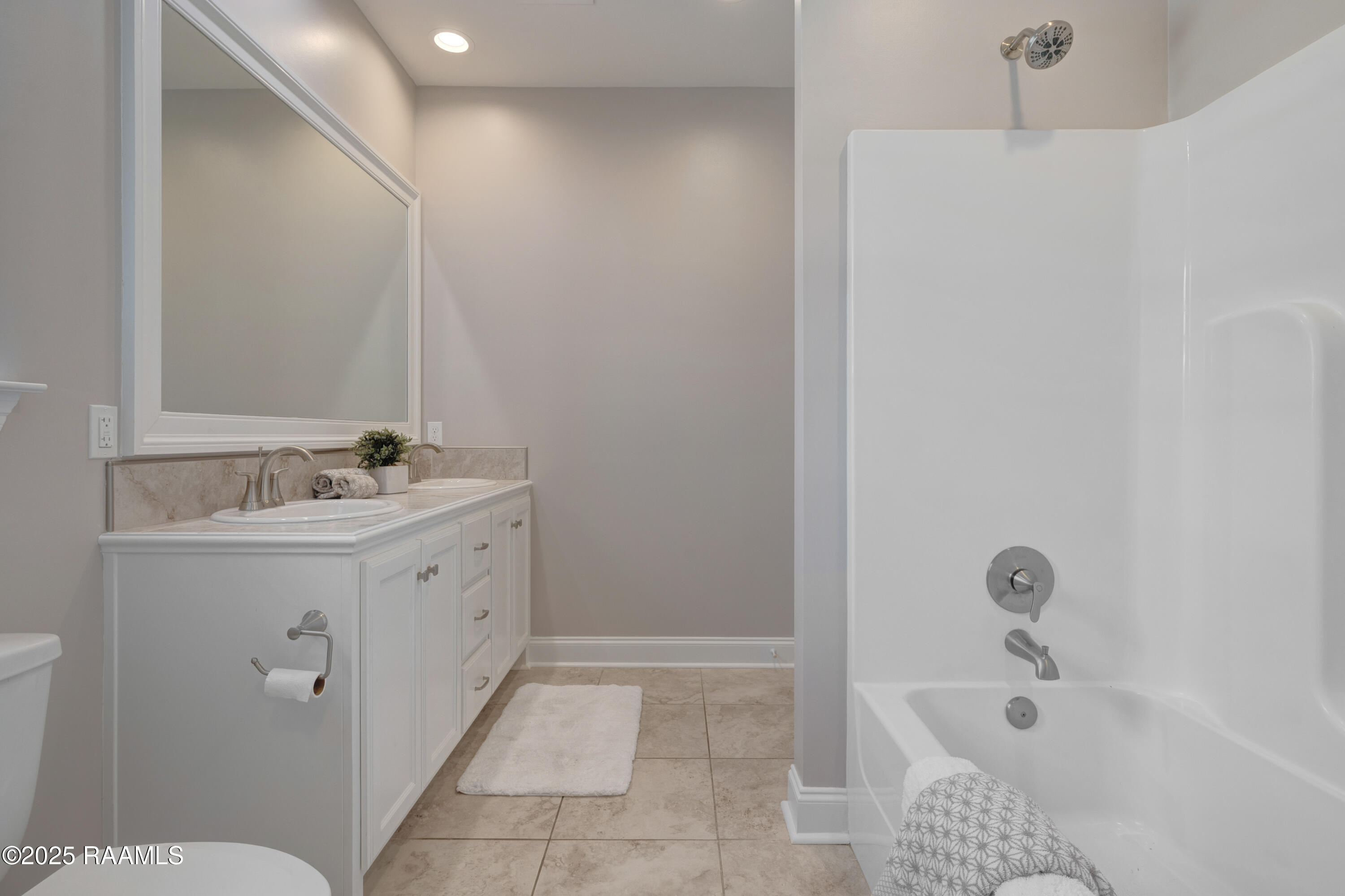 912 Russo Road New Iberia, LA 70563 - Photo 11 of 16 912 Russo-14