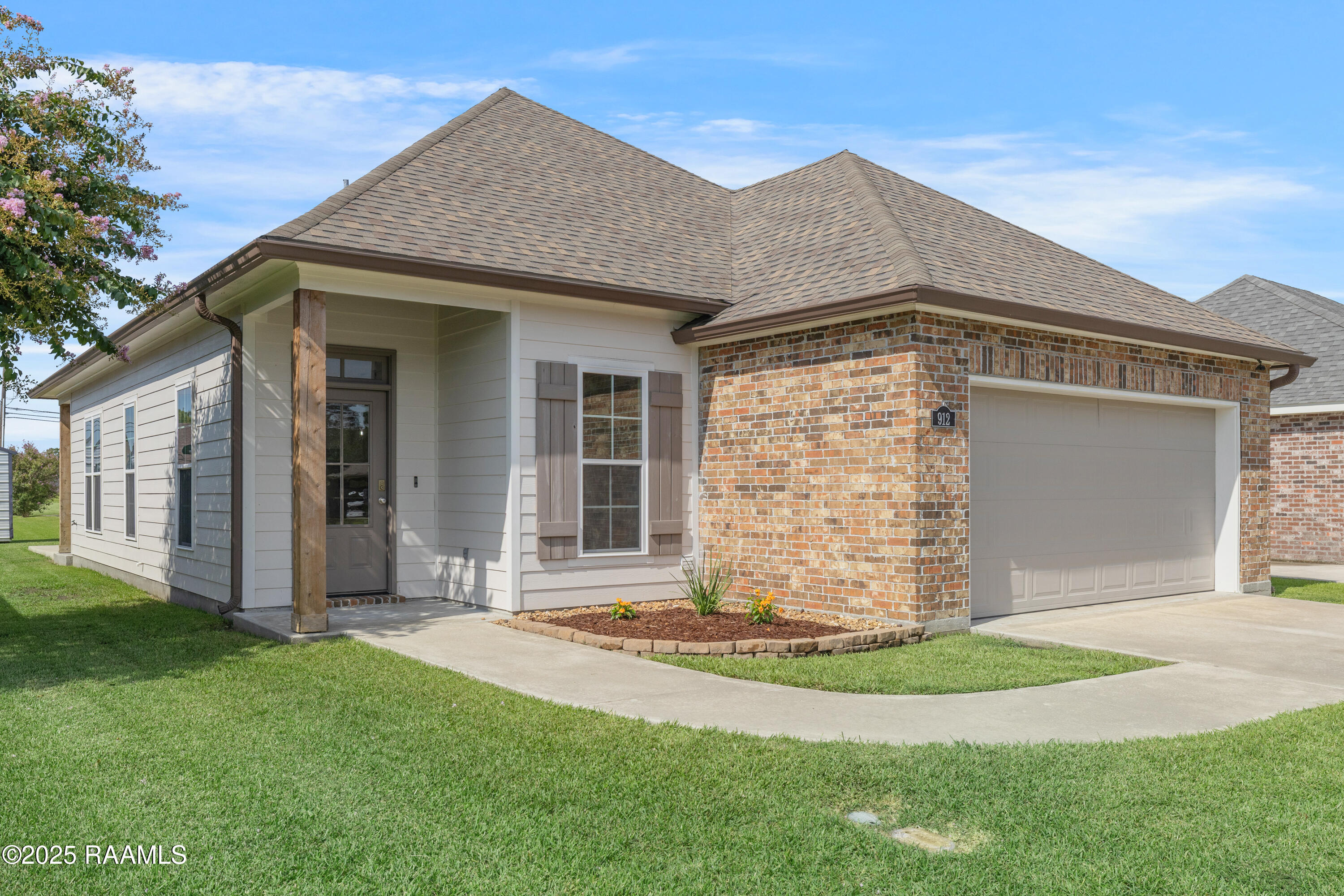 912 Russo Road New Iberia, LA 70563 - Photo 2 of 16 912 Russo-2