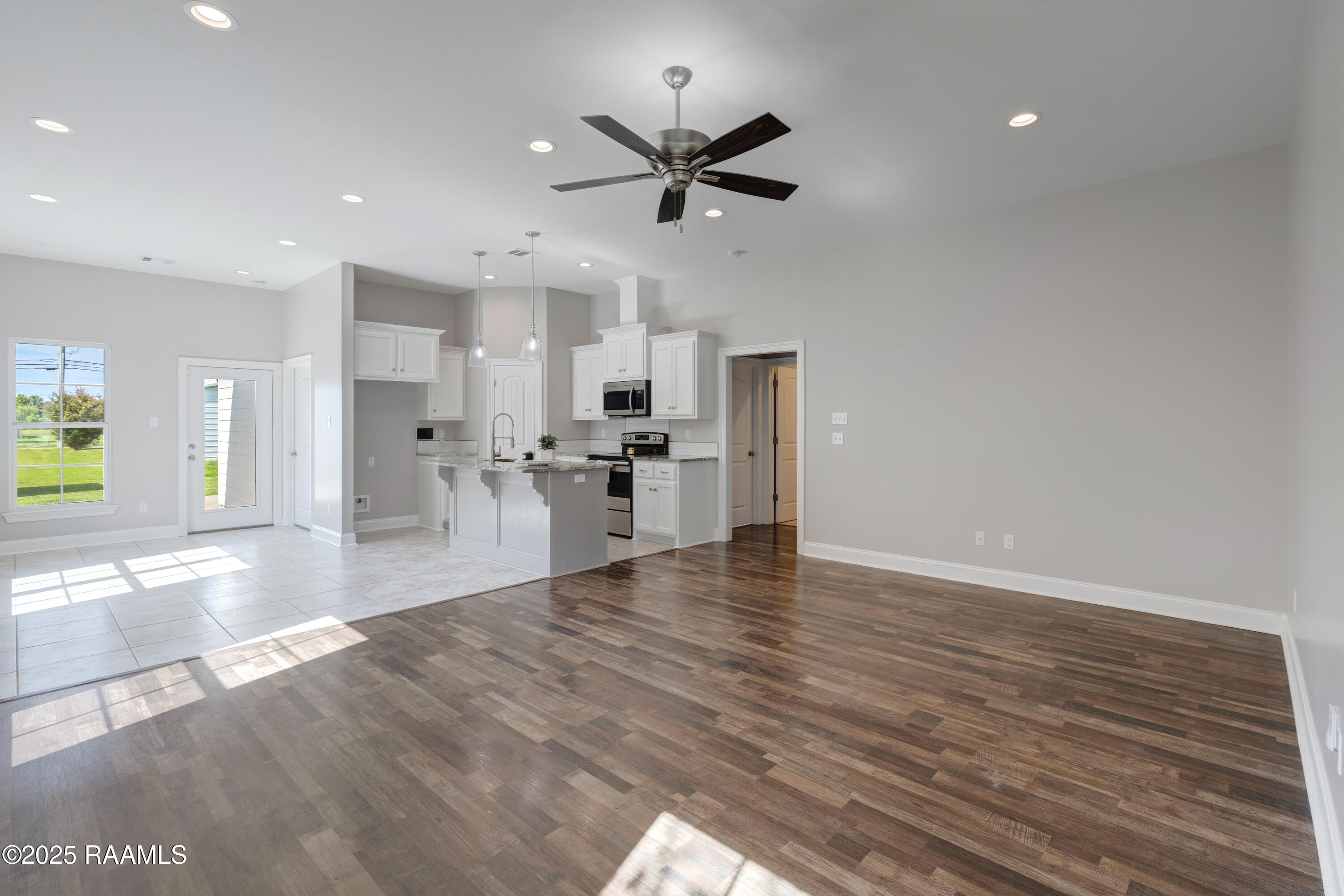 912 Russo Road New Iberia, LA 70563 - Photo 3 of 16 912 Russo-3
