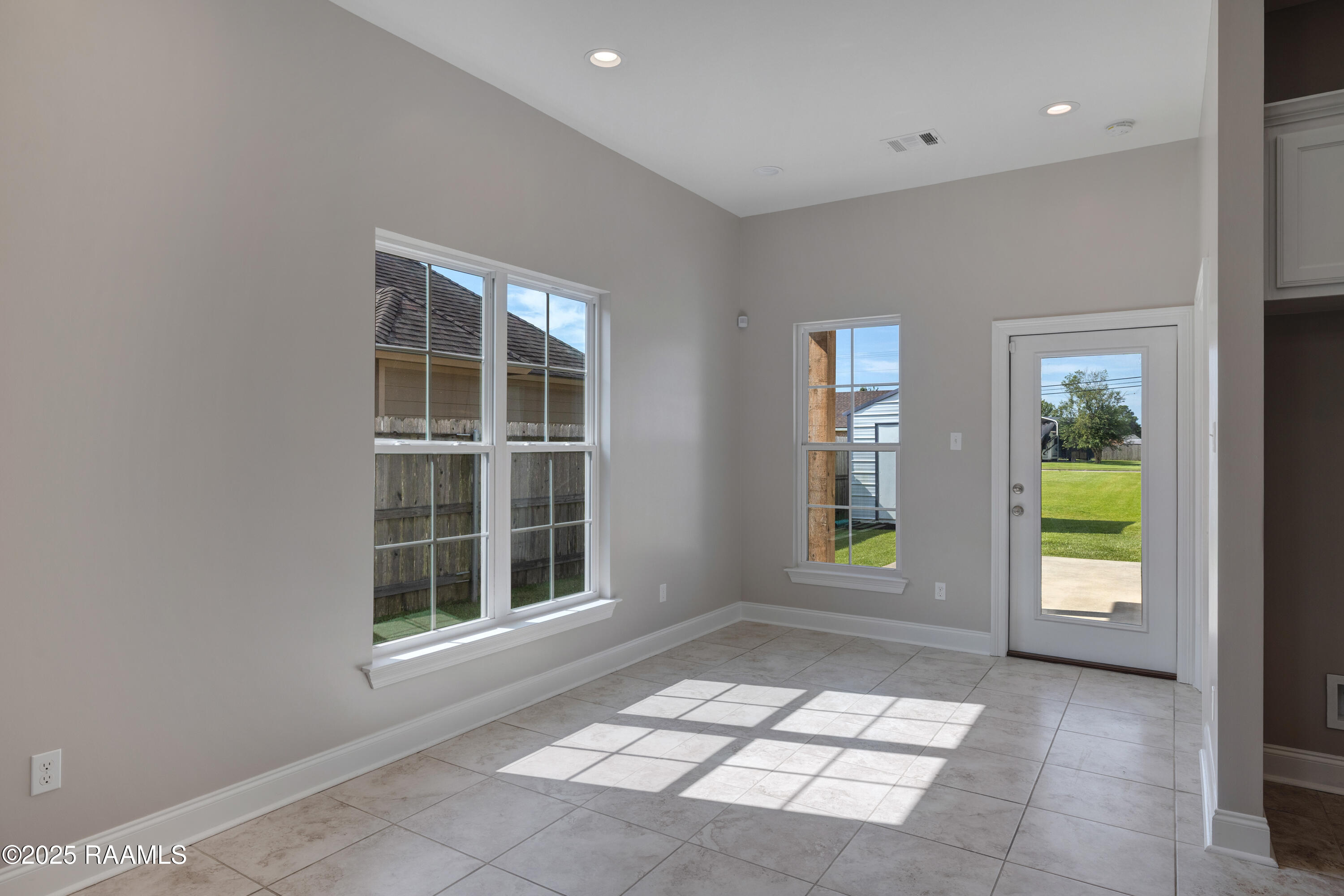 912 Russo Road New Iberia, LA 70563 - Photo 5 of 16 912 Russo-5