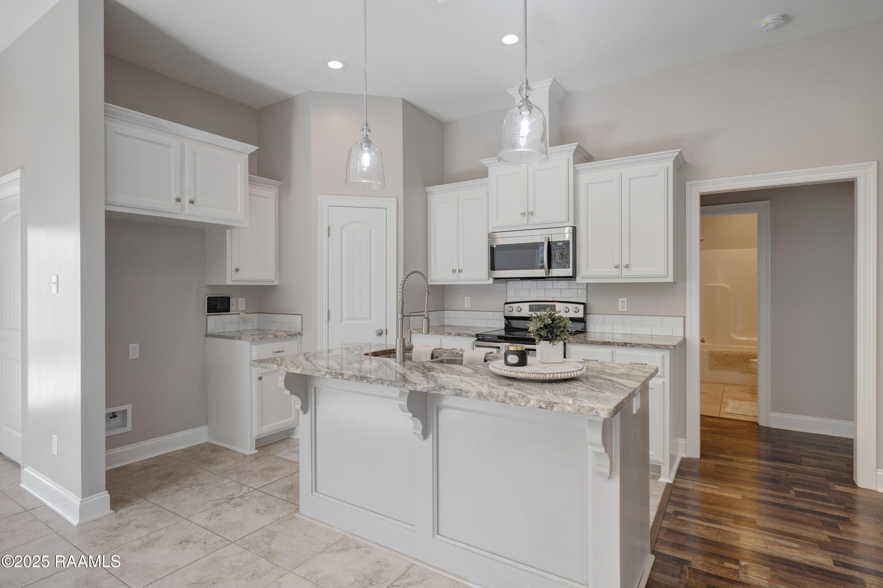 912 Russo Road New Iberia, LA 70563 - Photo 6 of 16 912 Russo-6