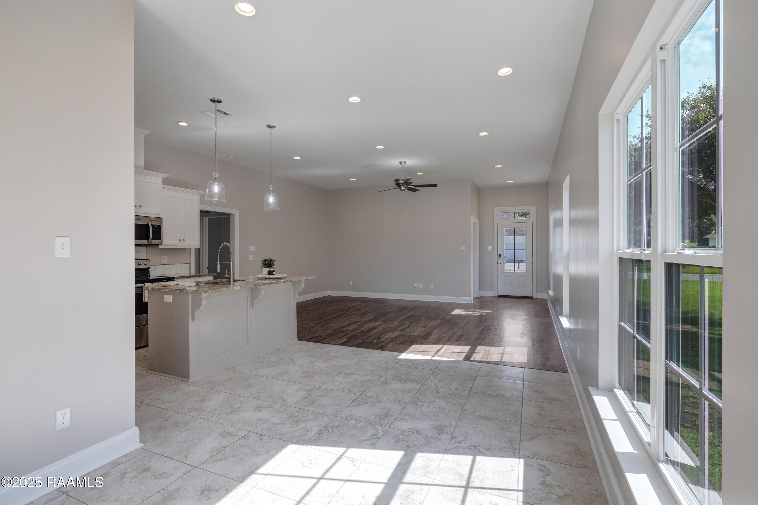 912 Russo Road New Iberia, LA 70563 - Photo 9 of 16 912 Russo-11