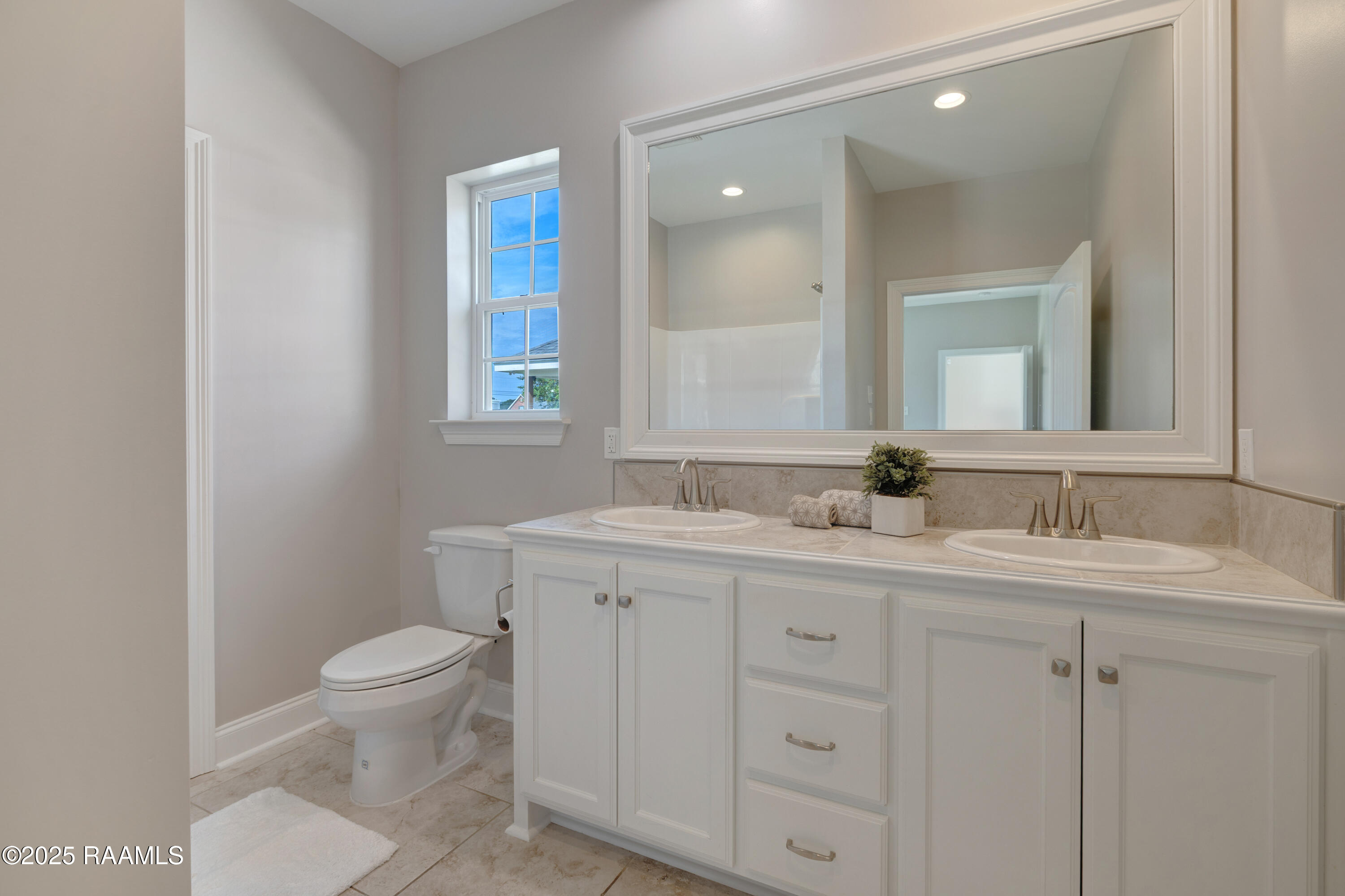 912 Russo Road New Iberia, LA 70563 - Photo 10 of 16 912 Russo-13