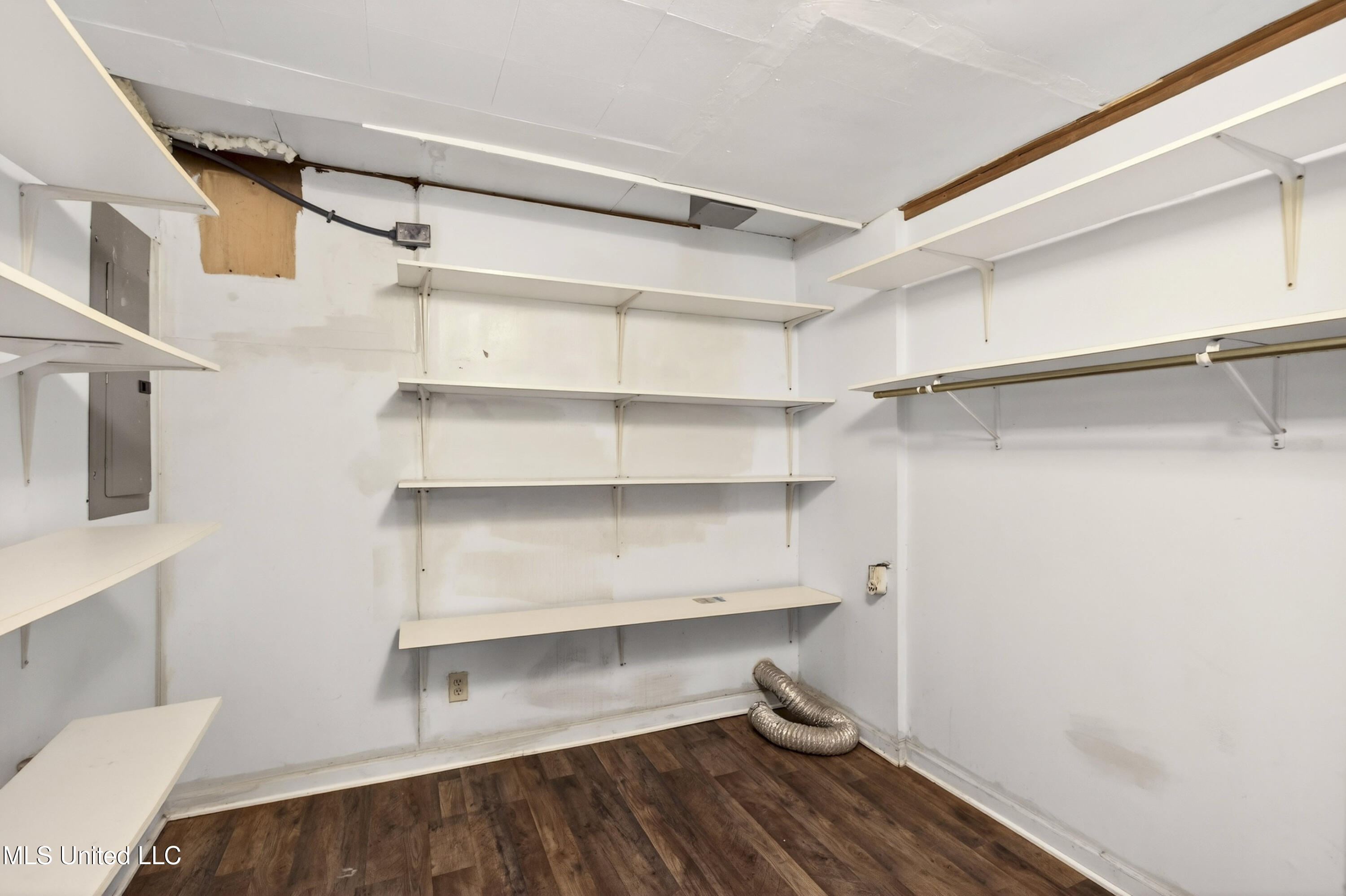 1003 Cecille Street Gulfport, MS 39501 - Photo 29 of 39 28