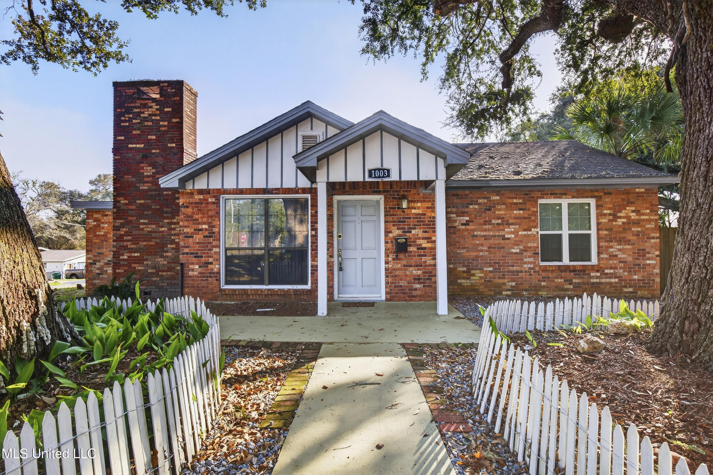 1003 Cecille Street Gulfport, MS 39501 - Photo 3 of 39 02
