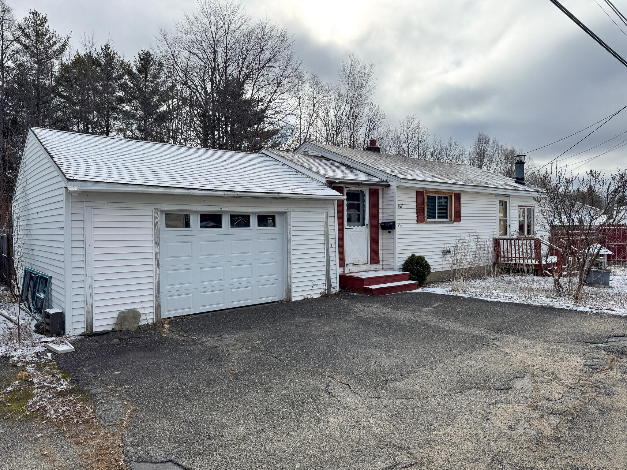 255 Bates Street Millinocket, ME 04462 - Photo 3 of 29 3
