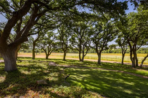 $6,295,000 | 12350 Highway 16, Fredericksburg, TX 78624