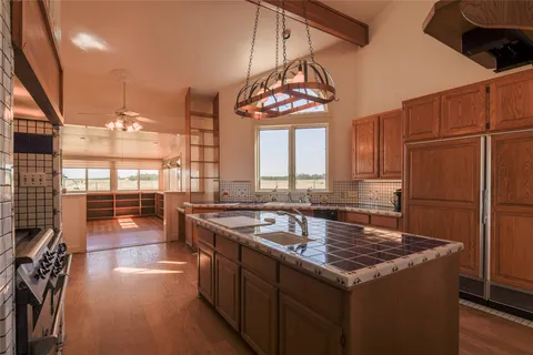 $6,295,000 | 12350 Highway 16, Fredericksburg, TX 78624