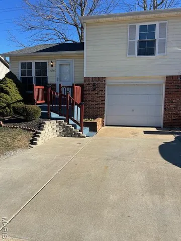 $1,900 | 420 Omar Court, St. Peters, MO 63376