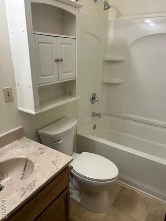 $1,800 | 420 Omar Court, St. Peters, MO 63376