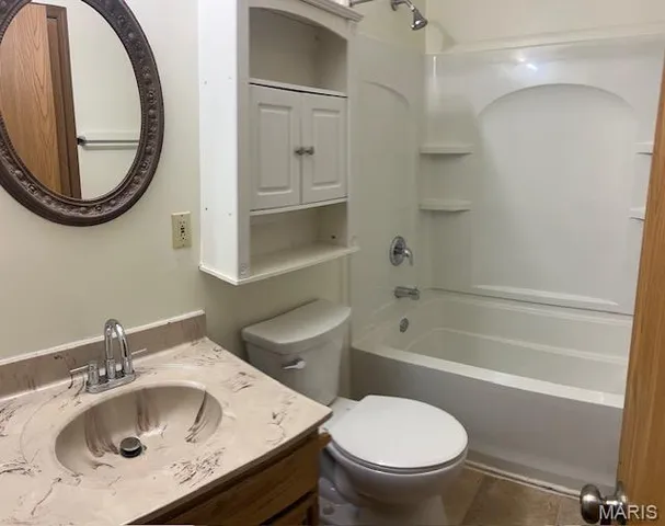 $1,900 | 420 Omar Court, St. Peters, MO 63376