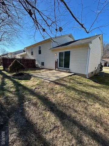 $1,900 | 420 Omar Court, St. Peters, MO 63376