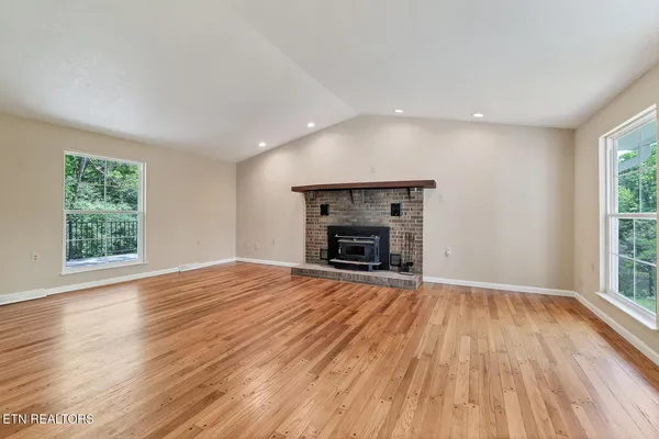 $980,000 | 6842 4 Mile Road, Maryville, TN 37803