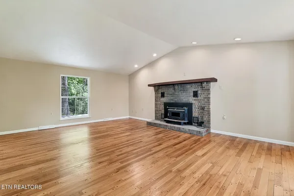 $980,000 | 6842 4 Mile Road, Maryville, TN 37803