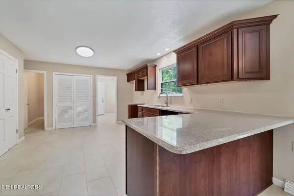 $980,000 | 6842 4 Mile Road, Maryville, TN 37803