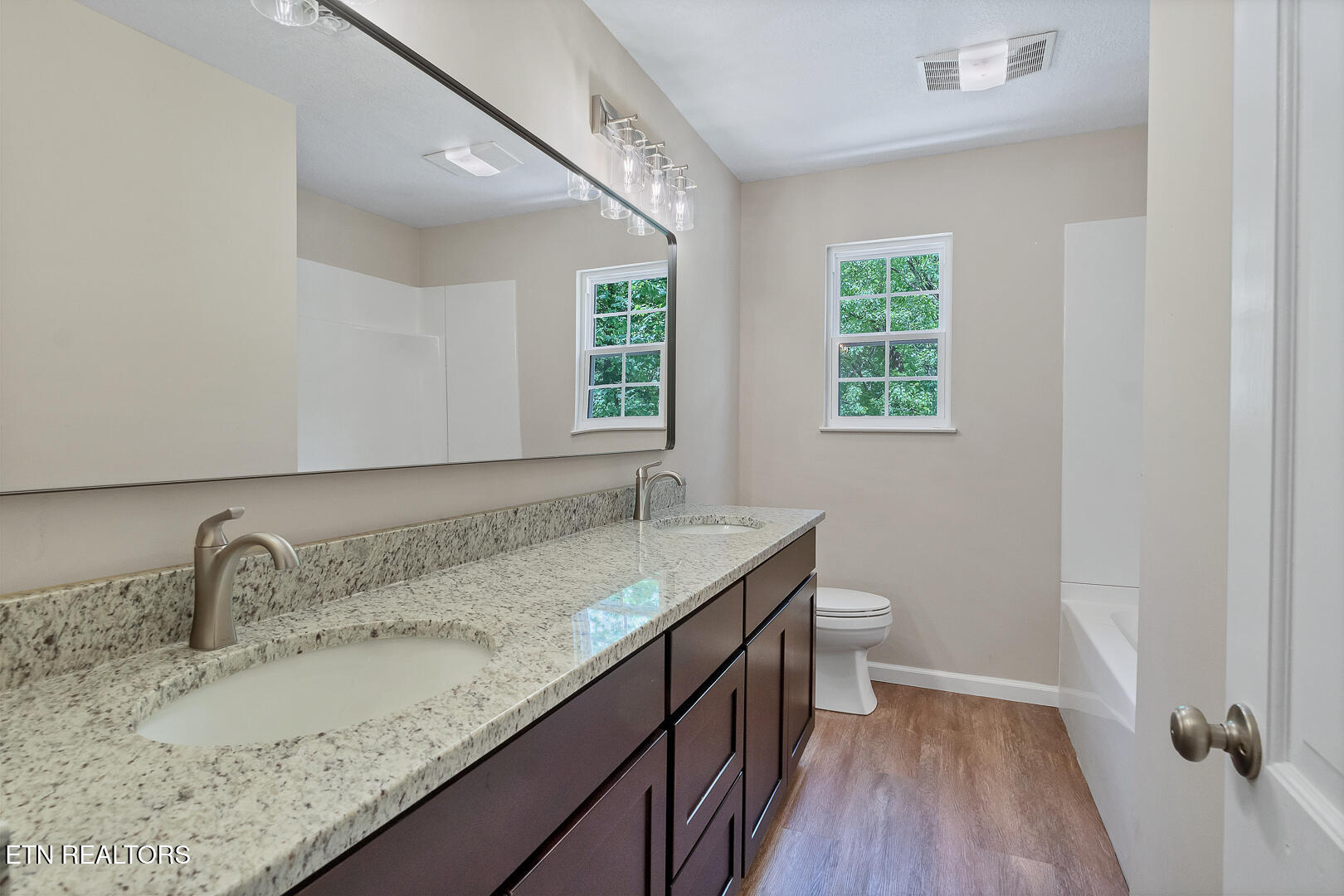 6842 4 Mile Road Maryville, TN 37803 - Photo 34 of 42 Hall Bath