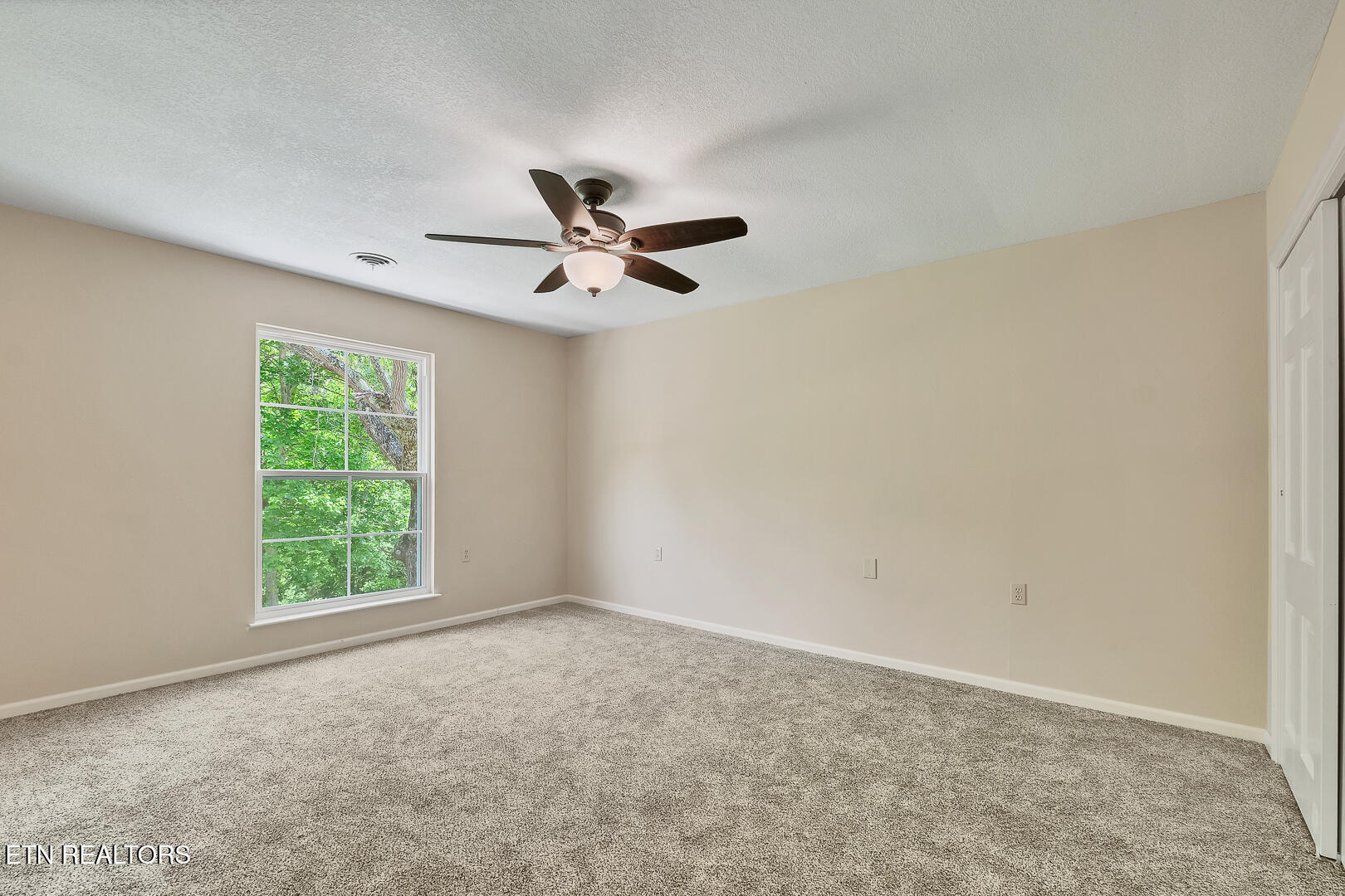 6842 4 Mile Road Maryville, TN 37803 - Photo 37 of 42 Primary Bedroom