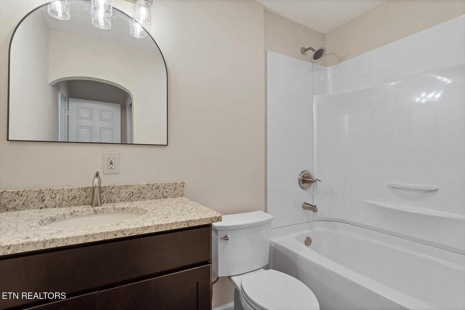 6842 4 Mile Road Maryville, TN 37803 - Photo 38 of 42 Primary Bath