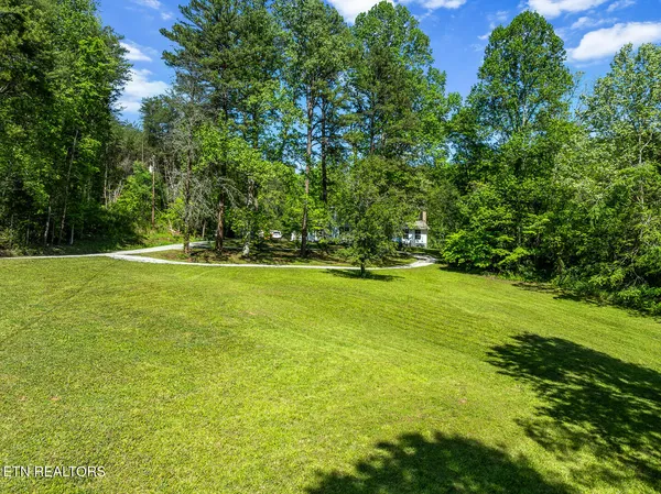$980,000 | 6842 4 Mile Road, Maryville, TN 37803