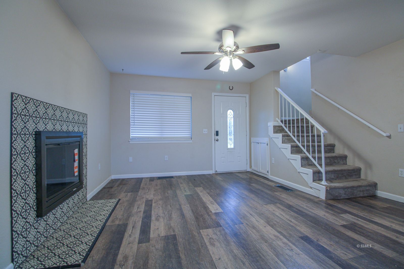 920 East Church Avenue Ridgecrest, CA 93555 - Photo 5 of 36