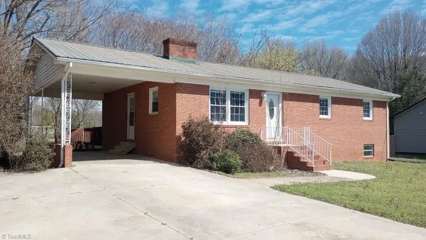 $229,900 | 519 West Kime Avenue, Liberty, NC 27298