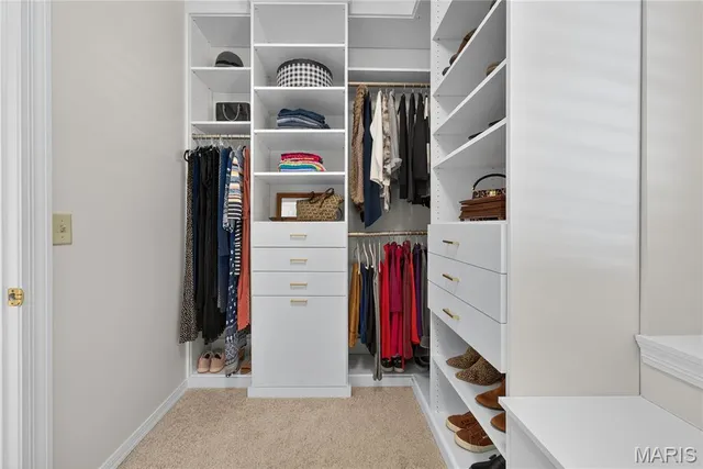 $574,900 | 2721 Fairway Oaks Drive, Lake St. Louis, MO 63367