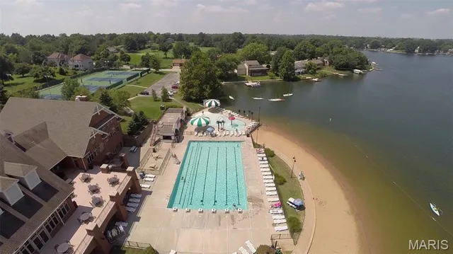 $574,900 | 2721 Fairway Oaks Drive, Lake St. Louis, MO 63367