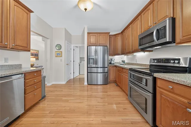 $574,900 | 2721 Fairway Oaks Drive, Lake St. Louis, MO 63367