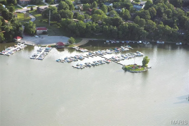 $574,900 | 2721 Fairway Oaks Drive, Lake St. Louis, MO 63367