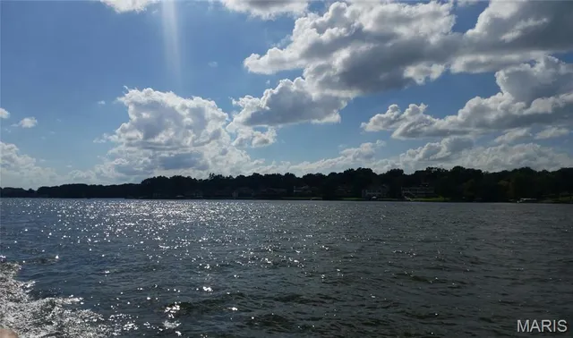 $574,900 | 2721 Fairway Oaks Drive, Lake St. Louis, MO 63367