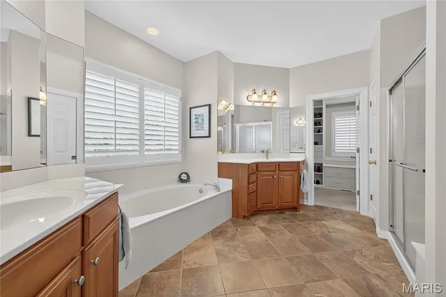 $574,900 | 2721 Fairway Oaks Drive, Lake St. Louis, MO 63367