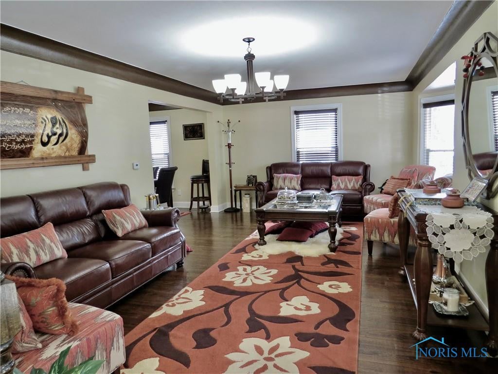 3328 Aldringham Road Toledo, OH 43606 - Photo 2 of 37 Gallery Image 2