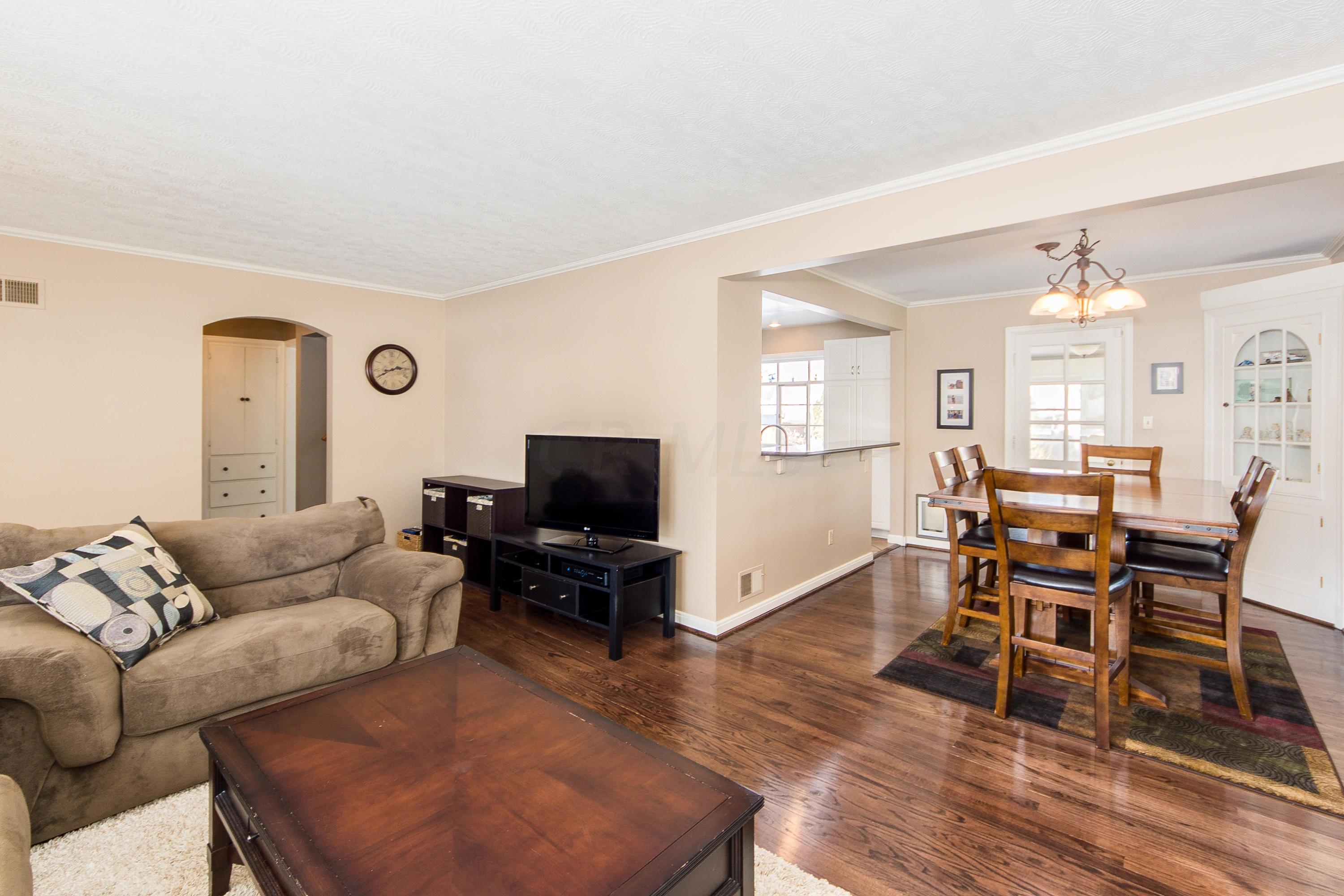 528 Acton Road Columbus, OH 43214 - Photo 6 of 32 Gallery Image 6