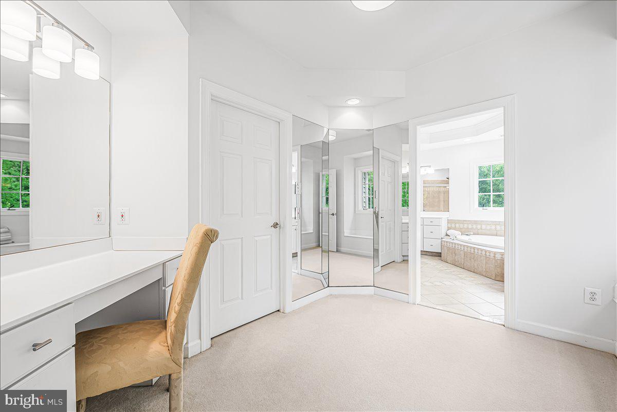 9653 Watkins Road Gaithersburg, MD 20882 - Photo 44 of 70 Dressing room with huge walk in closet