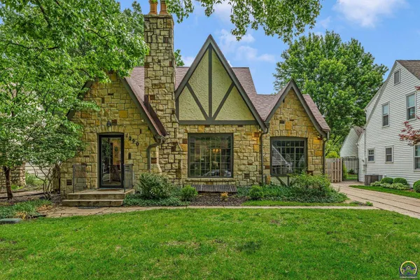 $345,000 | 1290 Southwest Pembroke Lane, Topeka, KS 66604