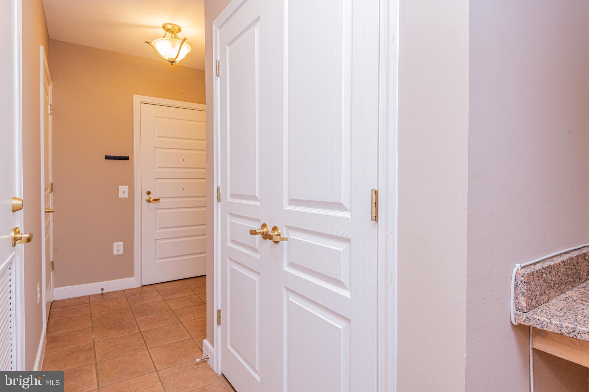616 E Street Northwest, Unit 855 Washington, DC 20004 - Photo 3 of 24 Spacious Foyer with plenty of closets.