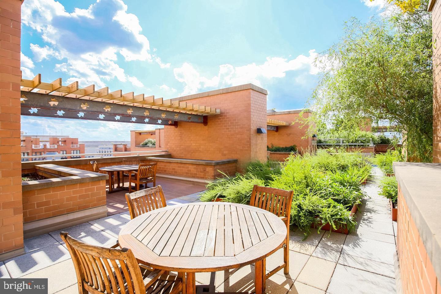 616 E Street Northwest, Unit 855 Washington, DC 20004 - Photo 22 of 24 Grill Area