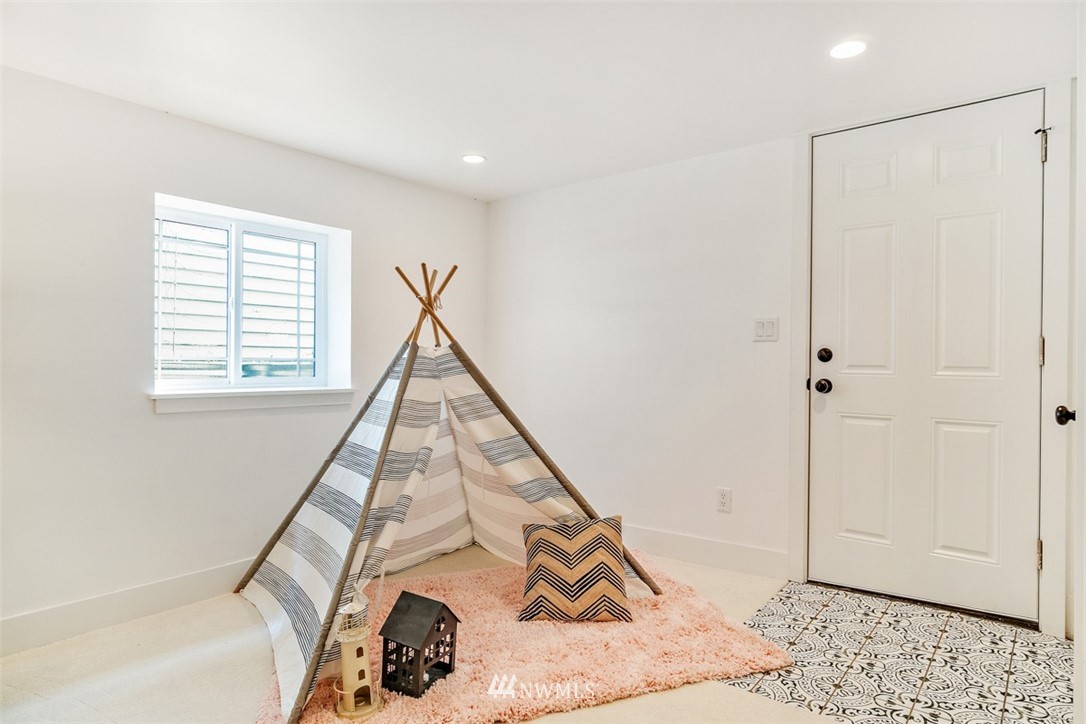 325 North 79th Street Seattle, WA 98103 - Photo 15 of 25 Gallery Image 15