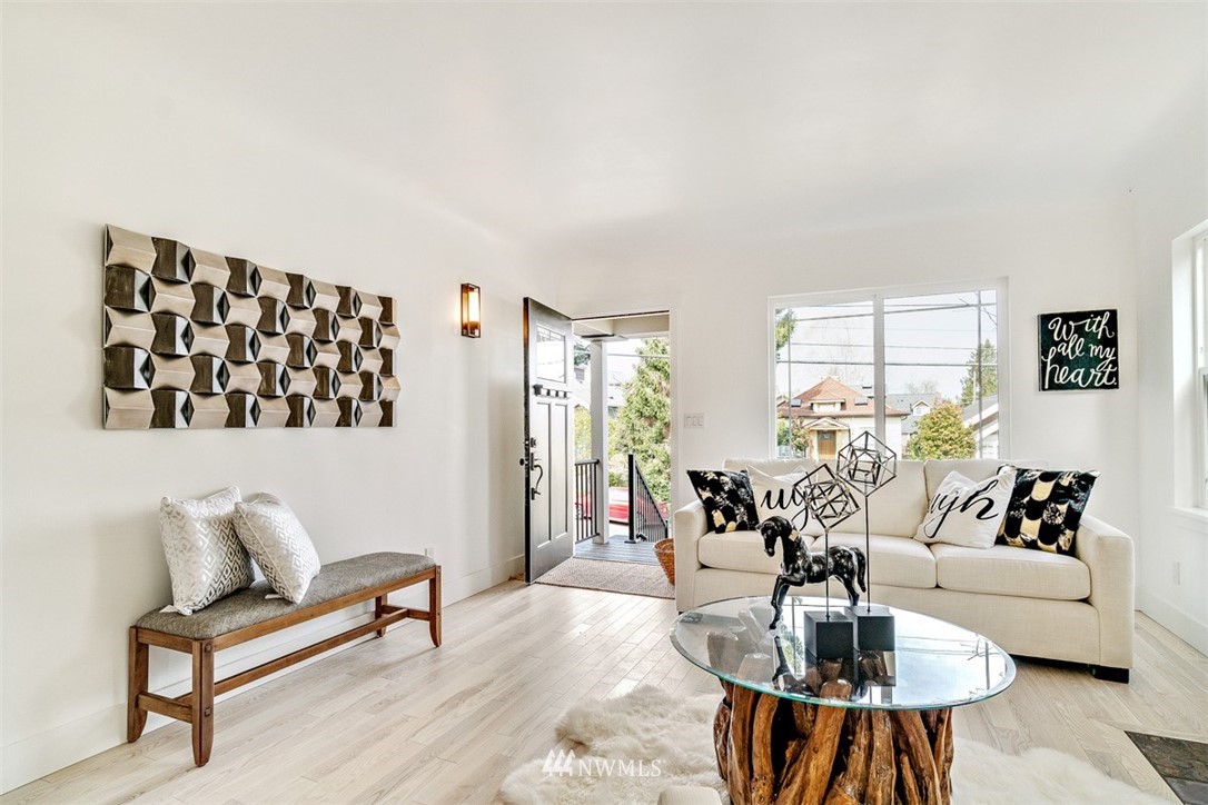 325 North 79th Street Seattle, WA 98103 - Photo 3 of 25 Gallery Image 3