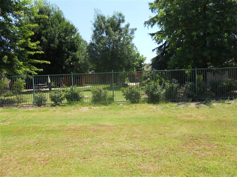 19472 Farallon Road Madera, CA 93638 - Photo 31 of 37 Completely Fenced.